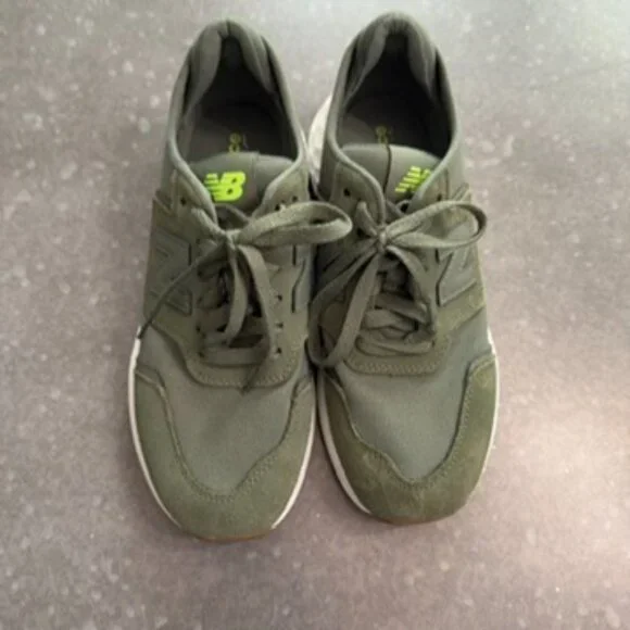 New Balance X-70 Olive Green Sneakers - Women’s Size 7 (US) - Picture 2 of 9